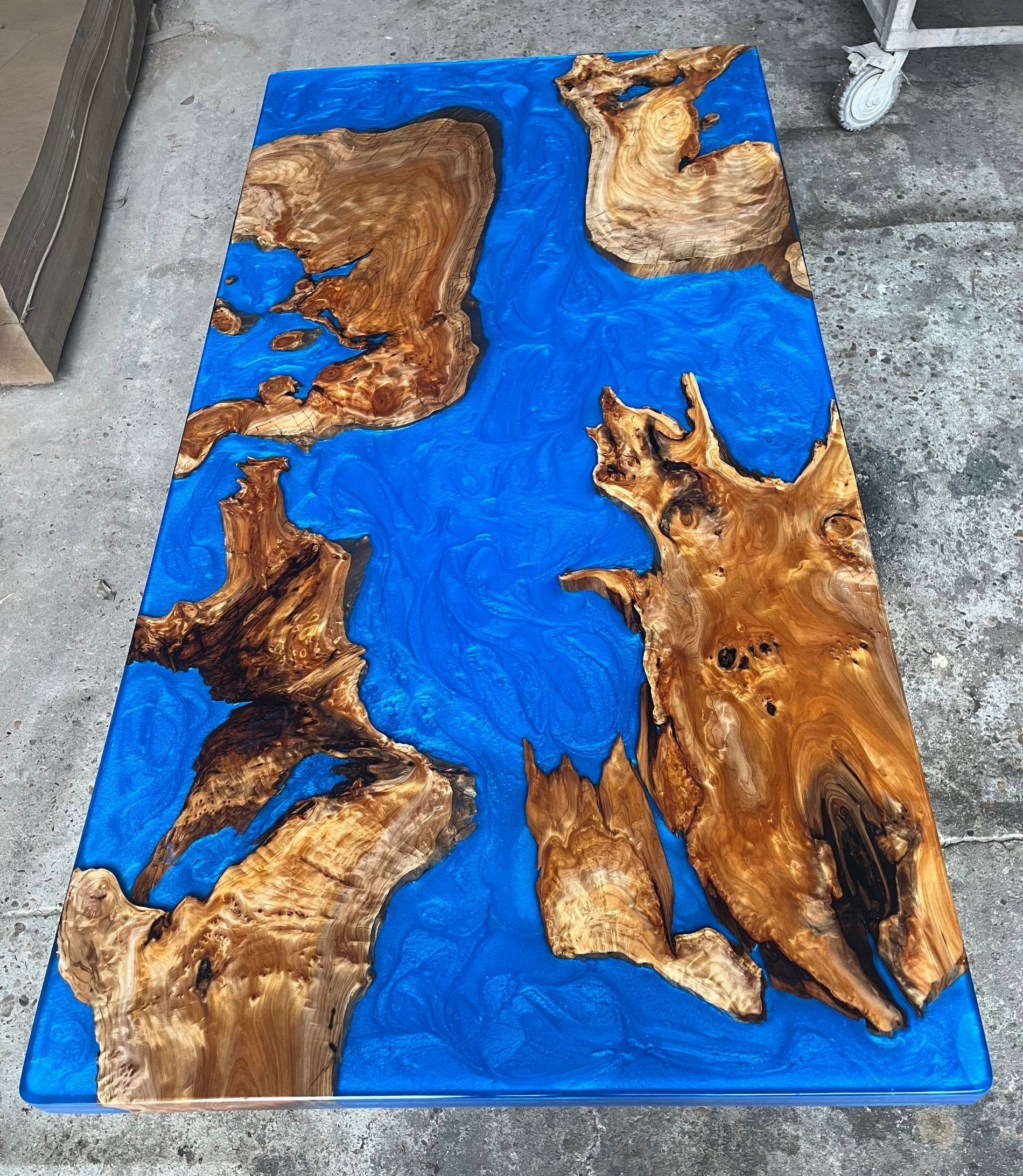 Myluxurytable Cunninghamia Blue Epoxy Dining Table MLT-040
